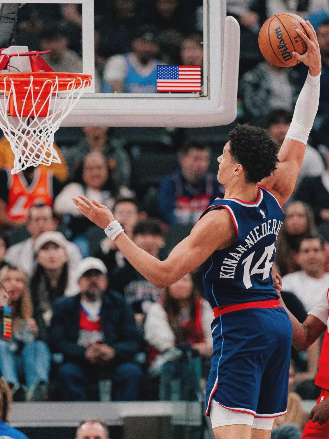 Baccara Gaming-倒地惨叫！架回更衣室！快船遭遇沉重打击